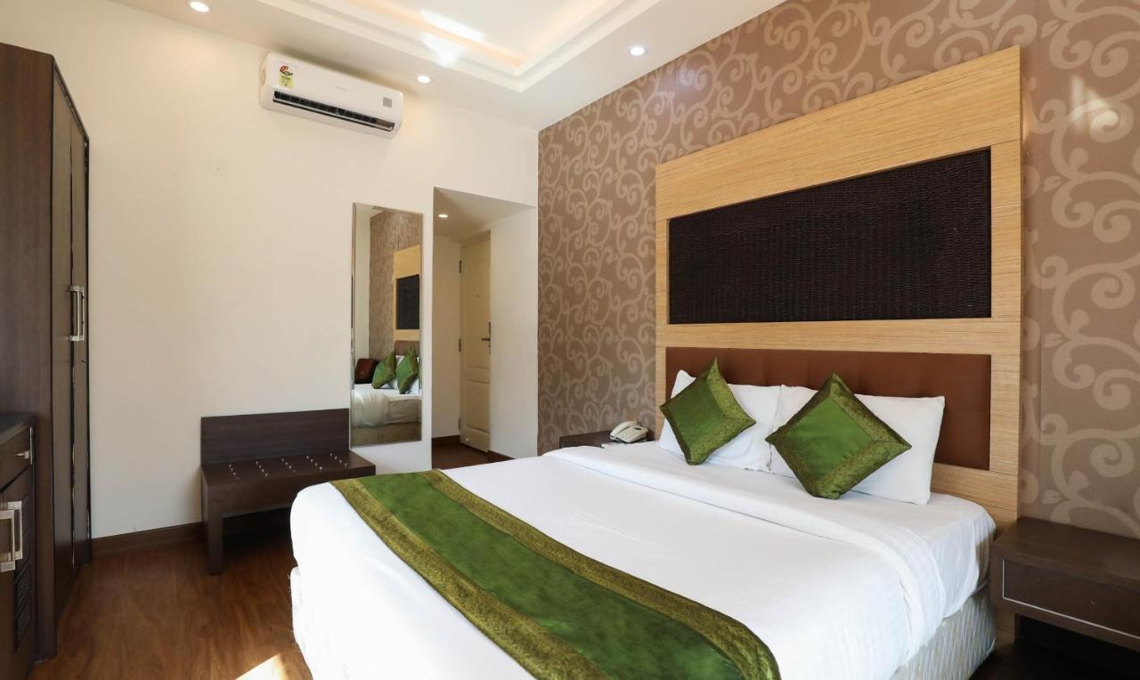 Treebo Trend White Mg Hotel Бангалор Екстериор снимка