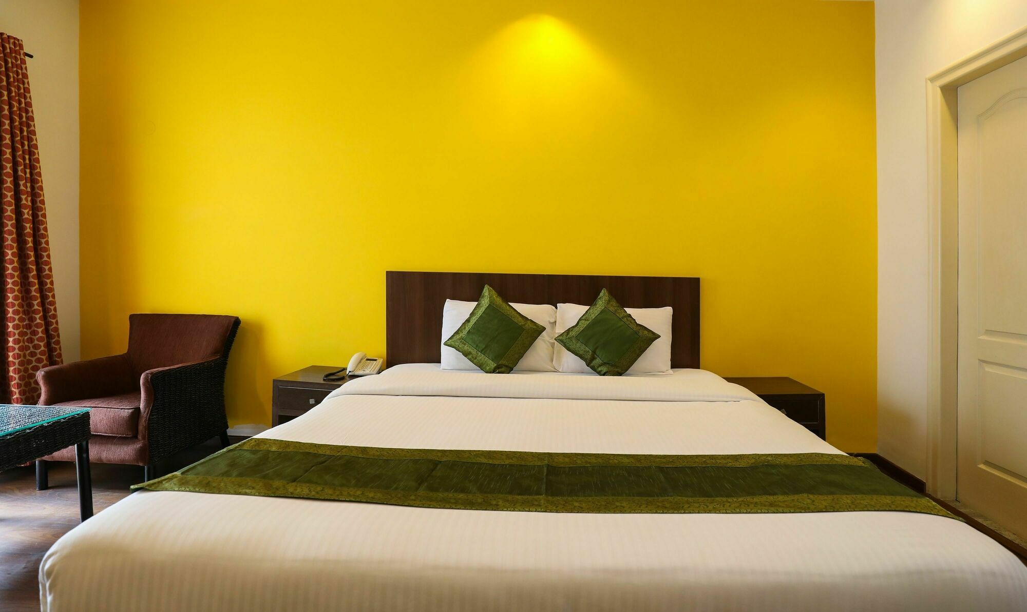 Treebo Trend White Mg Hotel Бангалор Екстериор снимка